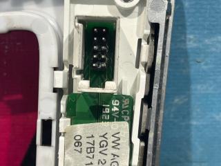 Декоративная накладка центральной консоли Volkswagen Jetta 7 поколение 2020, 1.4 л., бензин, АКПП, седан, передний привод, 17B713203