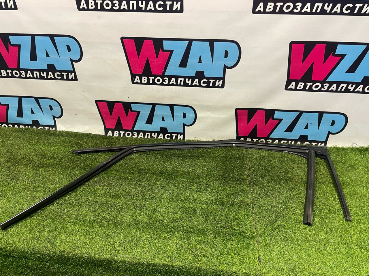 Уплотнитель стекла Ford Explorer 6 поколение U625 2020, 2.3 л., бензин, АКПП, внедорожник 5 дв., полный привод - фото №1