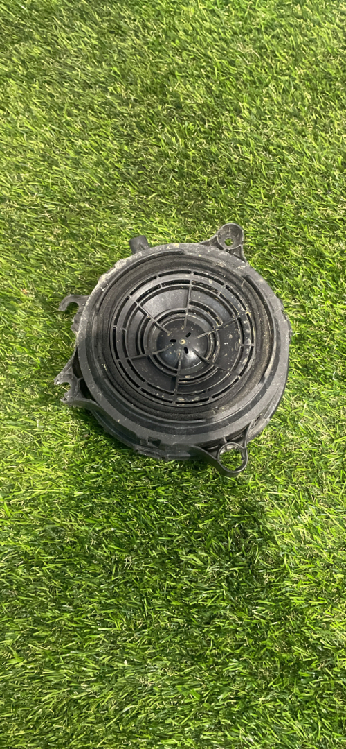 динамик Tesla Model Y 1 поколение 2023, электро, полный привод - фото №1