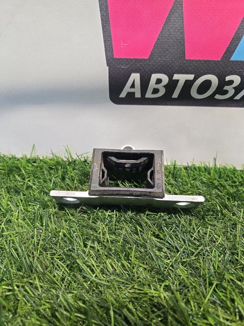 крепление кассеты радиаторов Tesla Model 3 1 поколение 2022 - фото №1