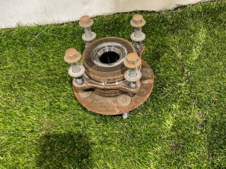 ступица задняя левая Ford Mustang 6 поколение S550 [рестайлинг] 2019, 2.3 л., бензин, АКПП, кабриолет, задний привод