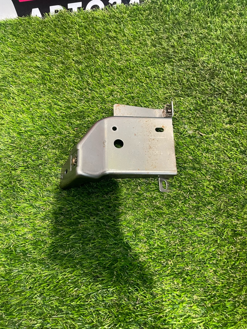 кронштейн (крепление) Ford Explorer 6 поколение U625 2020, 2.3 л., бензин, АКПП, внедорожник 5 дв., полный привод, LB5B-S045H99AC - фото №1