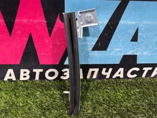 направляющая стекла Ford Mustang 6 поколение S550 [рестайлинг] 2018, 2.3 л., бензин, АКПП, купе, задний привод, FR3B63214A32AB