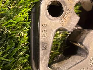 Резинка глушителя Mini Cabrio 3 поколение [рестайлинг] 2021, 1.5 л., бензин, АКПП, красный, кабриолет, передний привод, 8570671