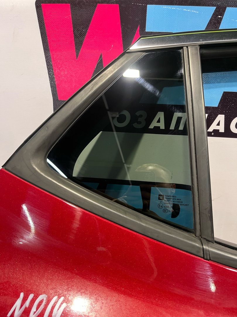 стекло двери задней правой Buick Encore GX 1 поколение 2021, 1.3 л., бензин, АКПП, внедорожник 5 дв., передний привод, 43R-010948 - фото №1