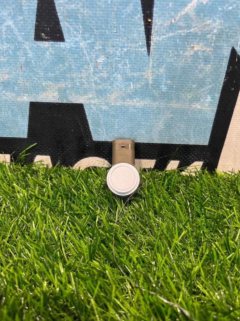 парктроник задний Tesla Model X 1 поколение 2017, электро, белый, 1099611-00-A - фото №1