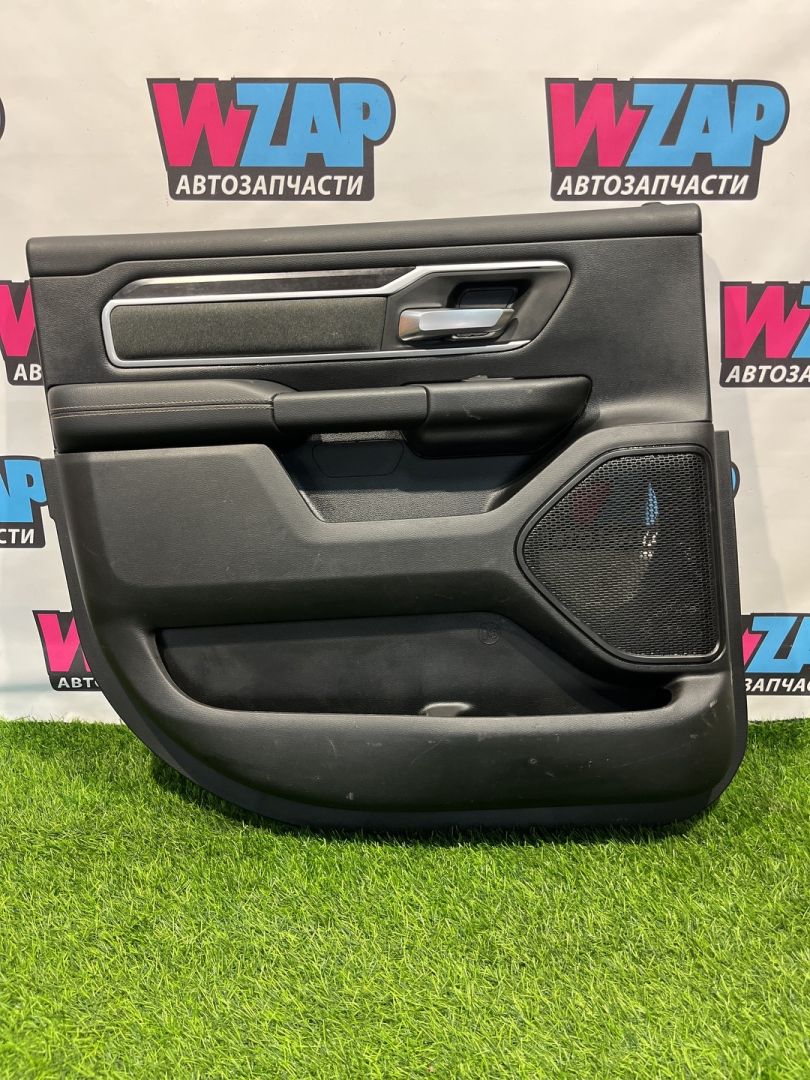 обшивка двери задняя левая RAM 1500 5 поколение (2018 - 2024), бензин, АКПП, пикап, 6BB151X7AE - фото №1