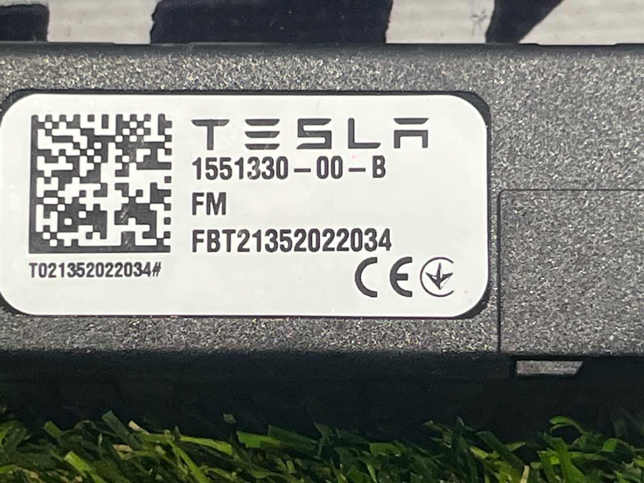 усилитель антенны Tesla Model Y 1 поколение 2022, электро, белый, 1551330-00-B - фото №1