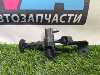 ограничитель открывания двери Tesla Model 3 1 поколение 2022