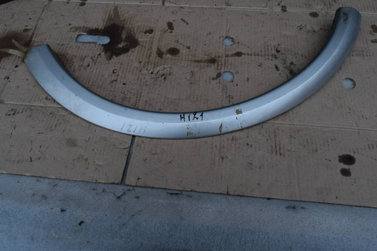 молдинг крыла Volvo C30 1 поколение 2007, 2.5 л., Ti, бензин, МКПП, серый, хетчбэк 3 дв., передний привод, 30779141 - фото №1