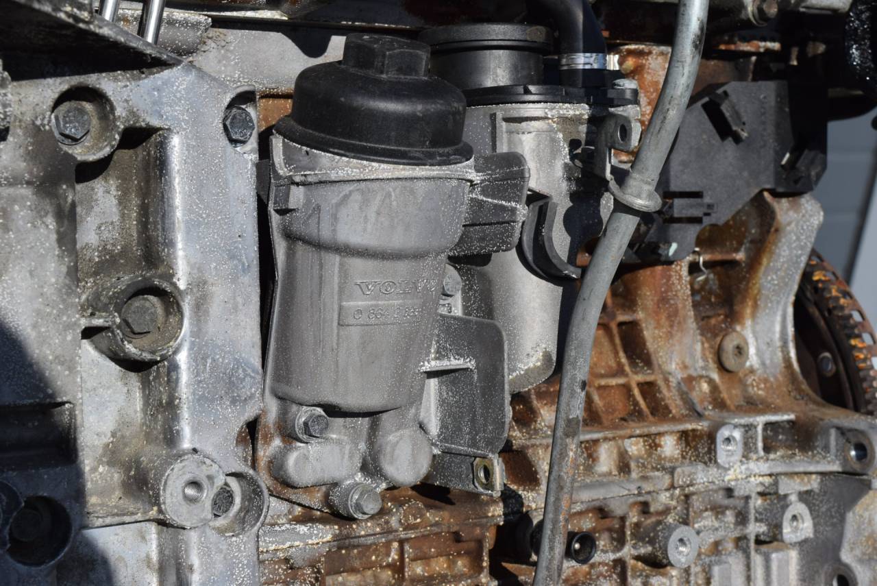корпус масляного фильтра Volvo S60 1 поколение 2002, 2.4 л., D5, D 5244 T, дизель, АКПП, седан, передний привод, 08642839 - фото №1