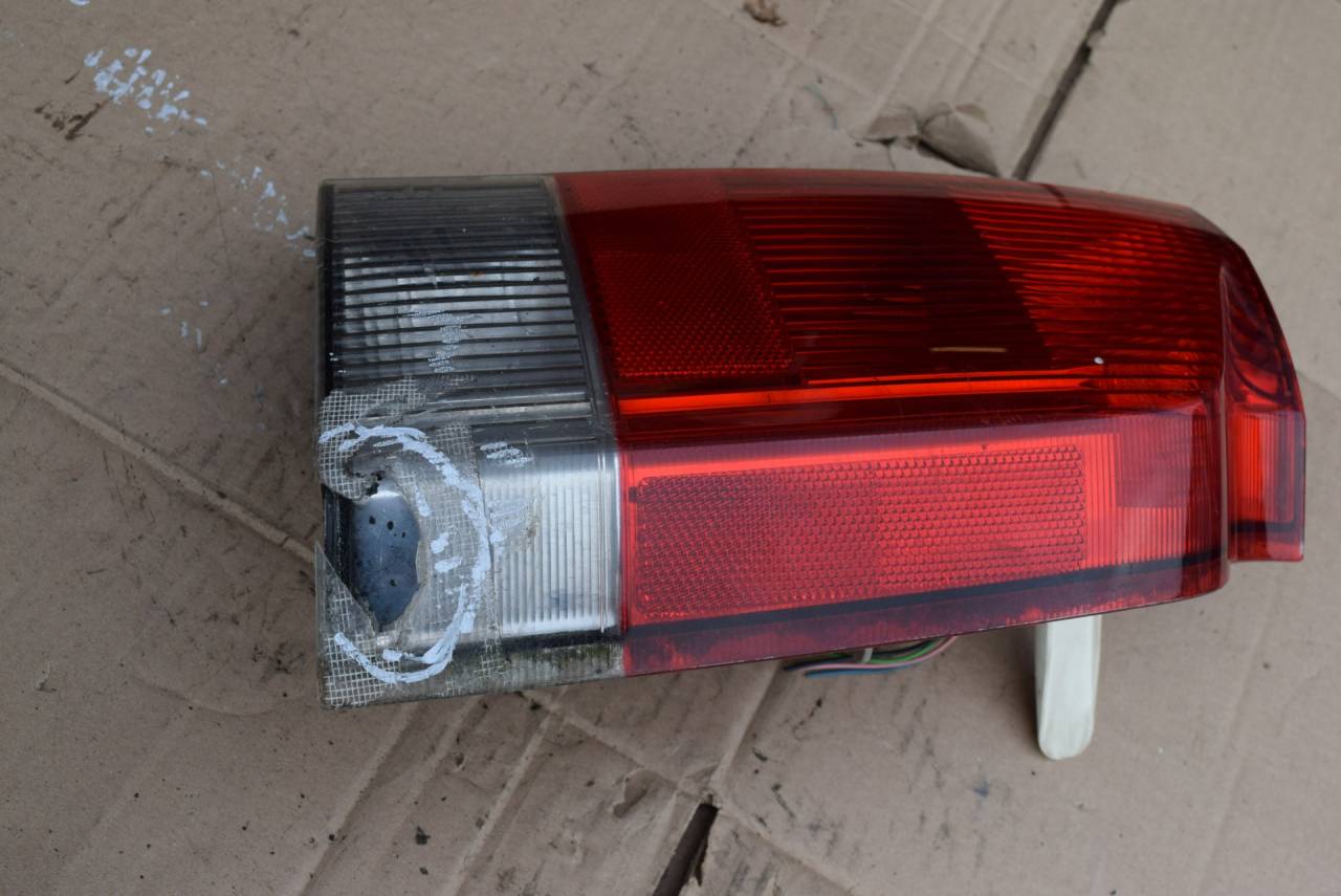 фонарь задний правый Volvo V70 2 поколение 2003, 2.4 л., Ti, B 5244 T3, бензин, МКПП, универсал, передний привод - фото №1
