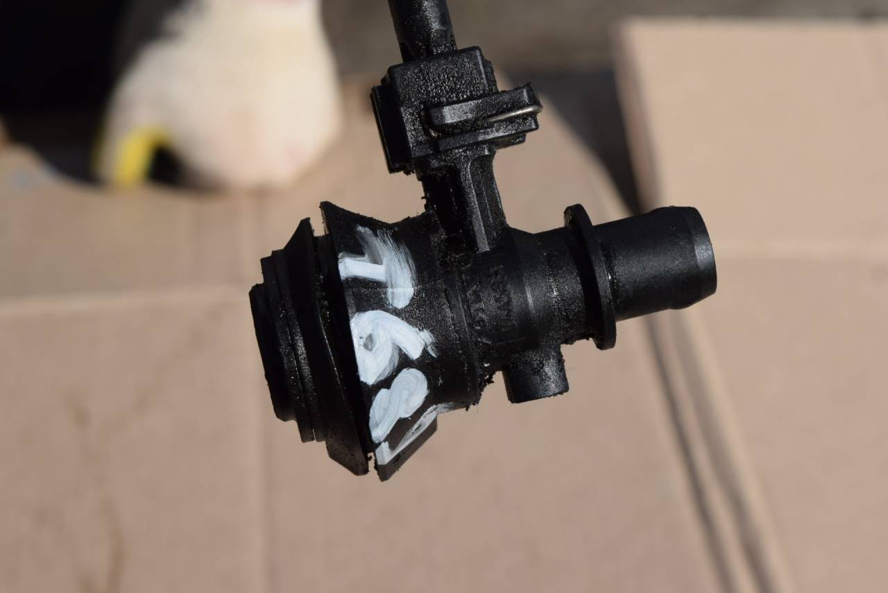 электромагнитный клапан Volvo S80 1 поколение 2001, 2.0 л., Ti, B 5204 T4, бензин, МКПП, седан, передний привод, 9445831 - фото №1