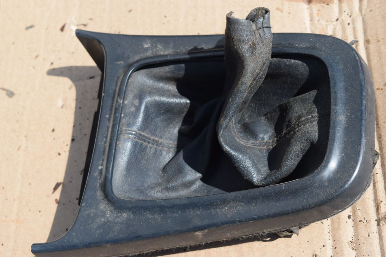 рамка обрамление кулисы Nissan Almera Classic B10 2006, 1.6 л., i, QG16DE, бензин, МКПП, седан, передний привод, 8219031700 - фото №1