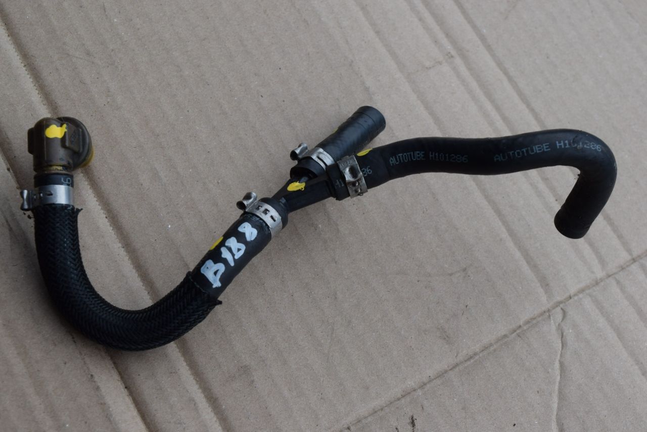 трубка топливная Volvo XC60 1 поколение 2009, 2.4 л., D5, D 5244 T10, дизель, АКПП, полный подключаемый привод - фото №1