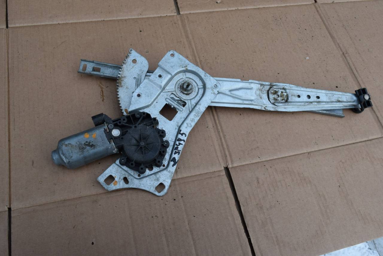 стеклоподъемник электрический передний правый Renault Laguna 1 поколение 1998, 1.8 л., бензин, универсал - фото №1