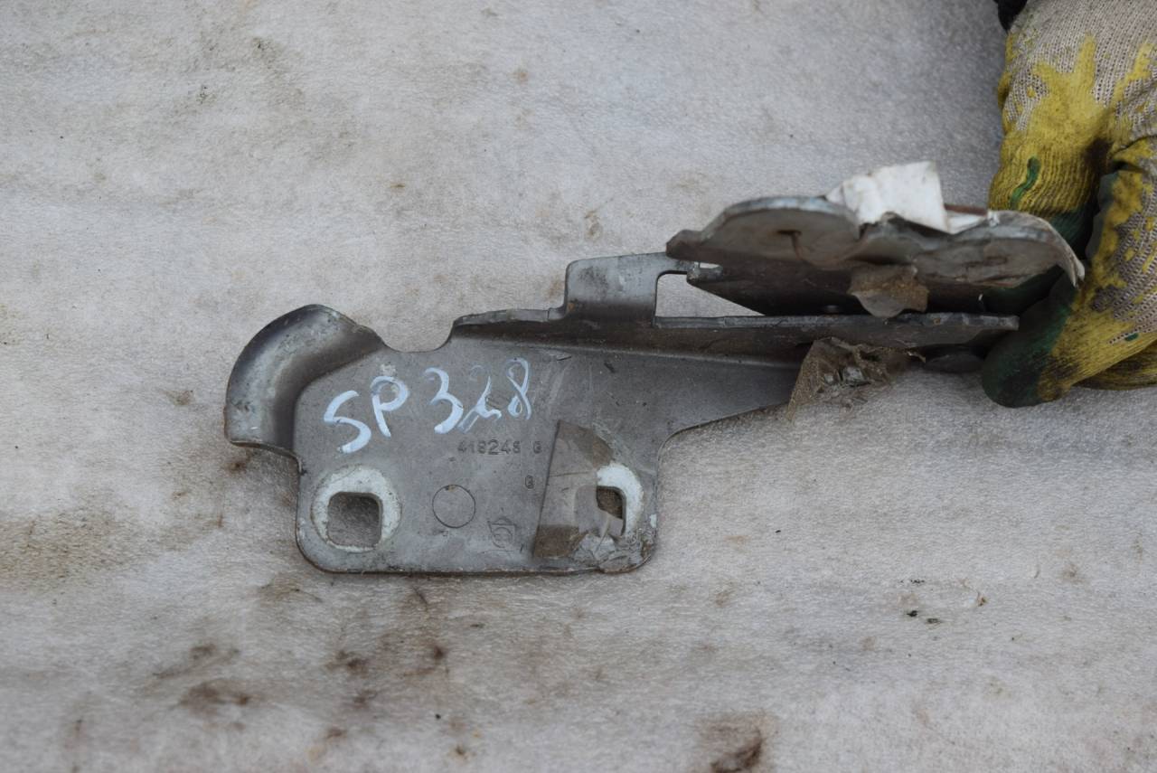 петля капота левая Renault Laguna 2 поколение 2002, 1.8 л., бензин, АКПП, хетчбэк 5 дв., 418248G - фото №1