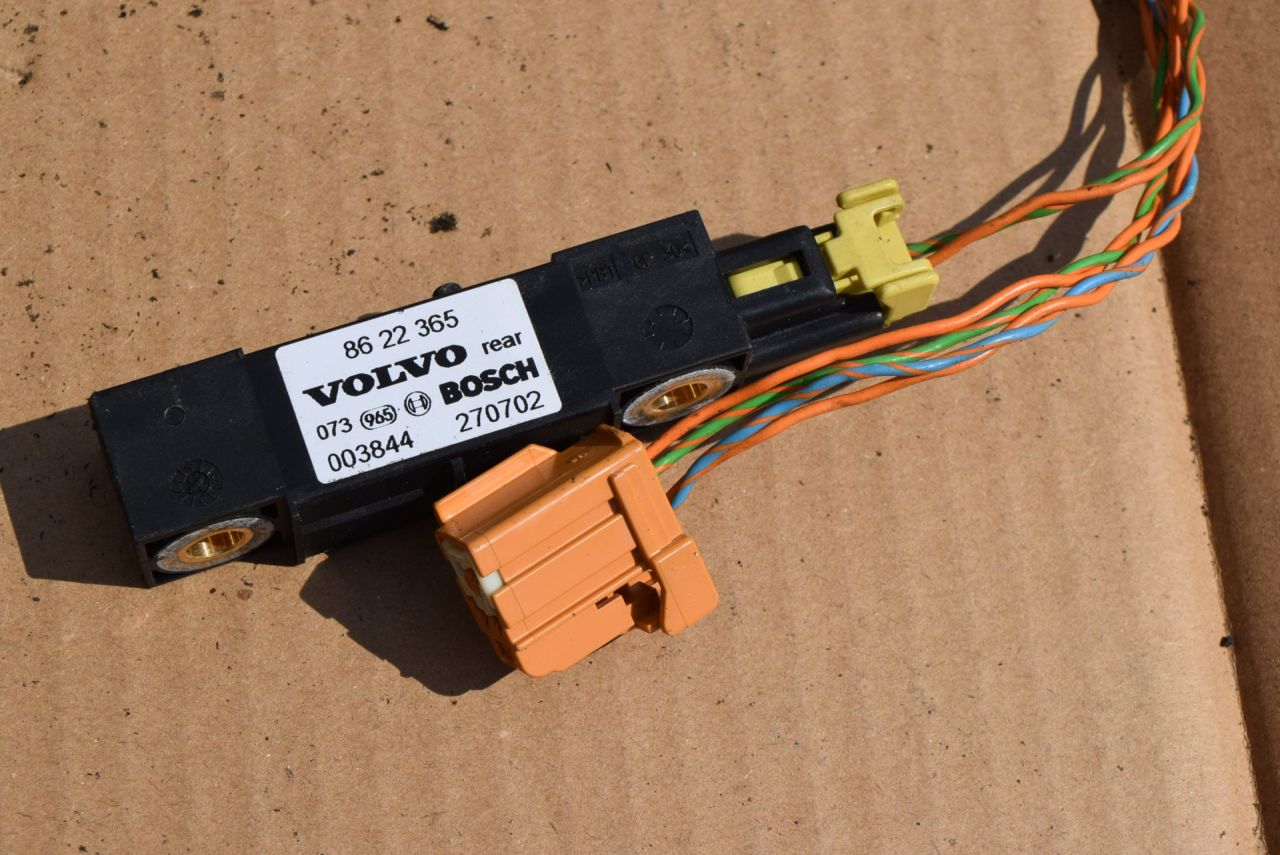 датчик удара Volvo XC70 2 поколение 2002, 2.5 л., Ti, B 5254 T2, бензин, МКПП, универсал, полный подключаемый привод, 8622365 - фото №1