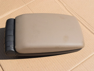 подлокотник Volvo XC70 2 поколение 2002, 2.5 л., Ti, B 5254 T2, бензин, МКПП, универсал, полный подключаемый привод, 8660249