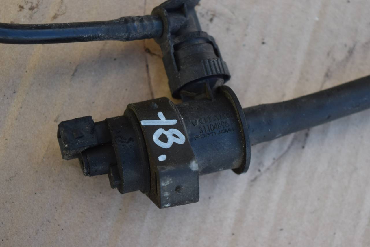 электромагнитный клапан Volvo V70 2 поколение 2003, 2.4 л., Ti, B 5244 T3, бензин, МКПП, универсал, передний привод, 31104896 - фото №1