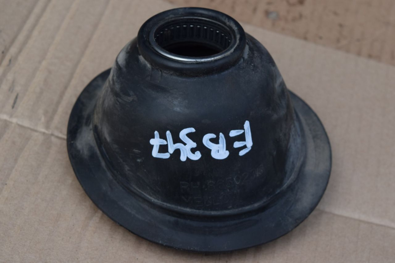 уплотнитель рулевой колонки Volvo XC90 1 поколение 2003, 2.4 л., D 5244 T, дизель, АКПП, 8650235 - фото №1