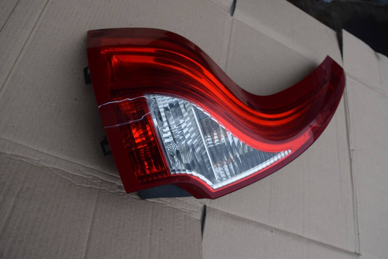 фонарь задний левый Volvo XC60 1 поколение 2009, 2.4 л., D5, D 5244 T10, дизель, АКПП, полный подключаемый привод, 31323034 - фото №1