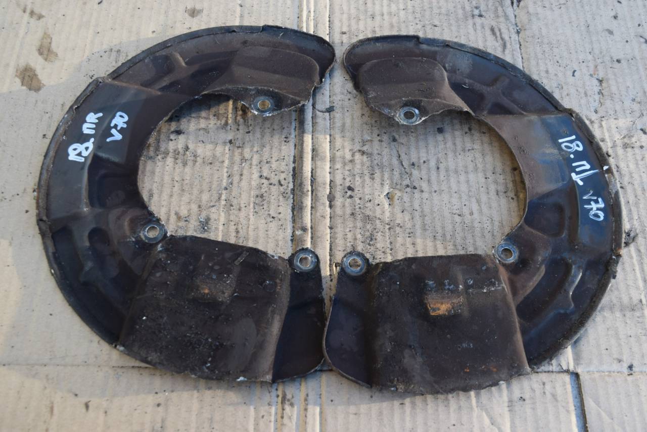 защитный кожух тормозного механизма Volvo V70 2 поколение 2003, 2.4 л., Ti, B 5244 T3, бензин, МКПП, универсал, передний привод, 30639997 - фото №1