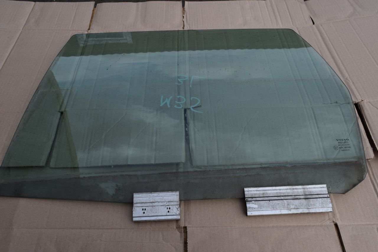 стекло двери задней левой Volvo XC70 1 поколение 1999, 2.4 л., Ti, B 5244 T, бензин, АКПП, универсал, полный подключаемый привод - фото №1
