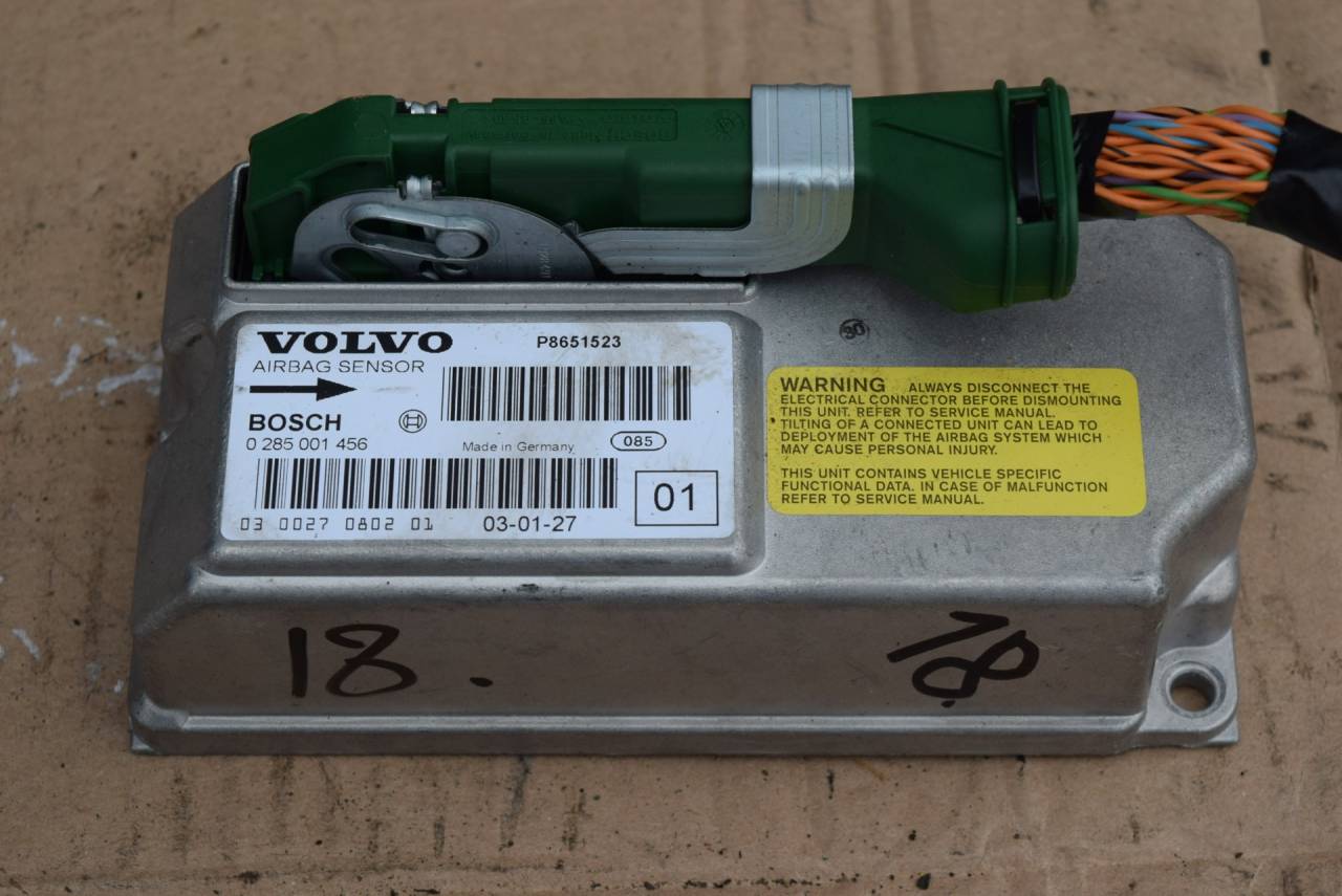 блок AirBag Volvo V70 2 поколение 2003, 2.4 л., Ti, B 5244 T3, бензин, МКПП, универсал, передний привод, 8651523, P8651523, 0285001456 - фото №1