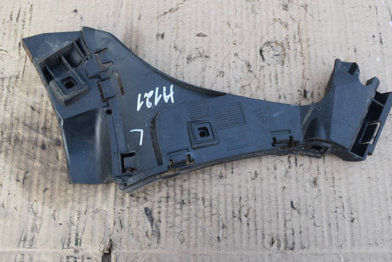 Крепление бампера заднего Volvo C30 1 поколение 2007, 2.5 л., Ti, бензин, МКПП, серый, хетчбэк 3 дв., передний привод, 30655937 - фото №1