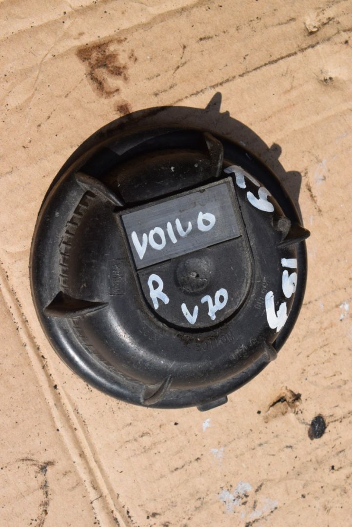 крышка фары Volvo V70 2 поколение 2003, 2.4 л., Ti, B 5244 T3, бензин, МКПП, универсал, передний привод, 9178538 - фото №1