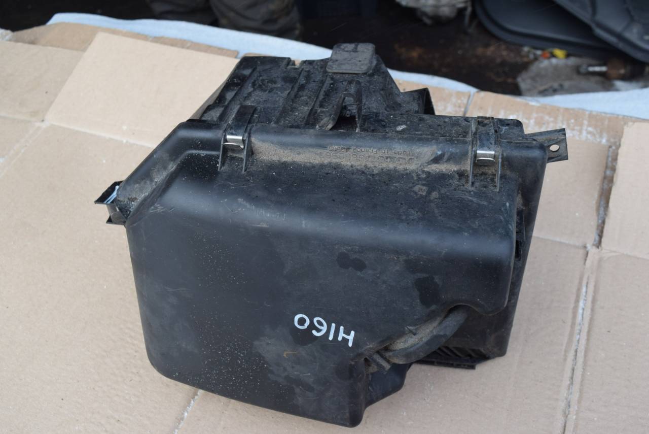 корпус воздушного фильтра Volvo XC90 1 поколение 2005, 2.5 л., Ti, B 5254 T2, бензин, АКПП, полный подключаемый привод, 8638963 - фото №1