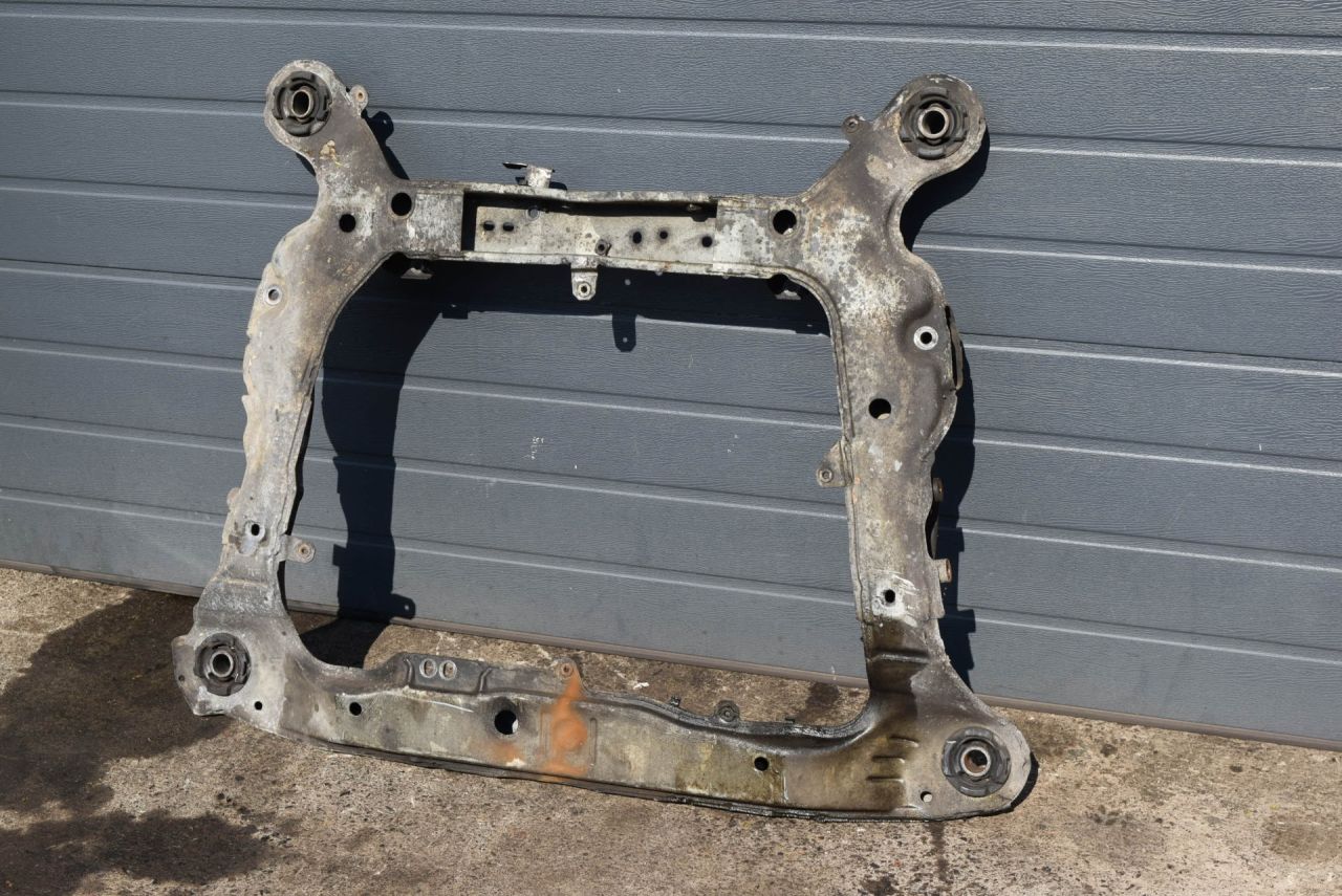 балка подвески передняя (подрамник) Volvo XC70 2 поколение 2002, 2.4 л., Ti, B 5244 T3, бензин, АКПП, универсал, полный подключаемый привод - фото №1