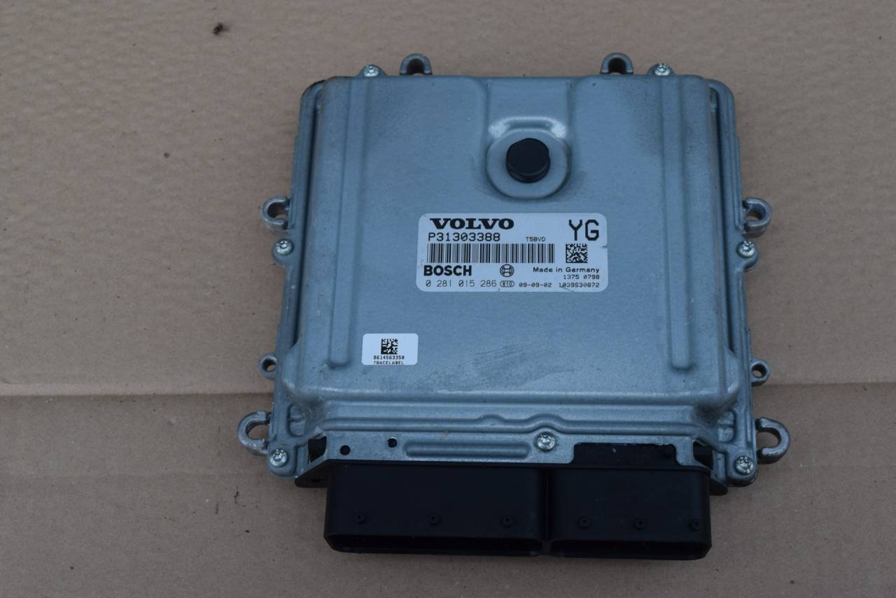 блок управления двигателем Volvo XC60 1 поколение 2009, 2.4 л., D5, D 5244 T10, дизель, АКПП, полный подключаемый привод, 31303388, 0281015286, P31303388 - фото №1
