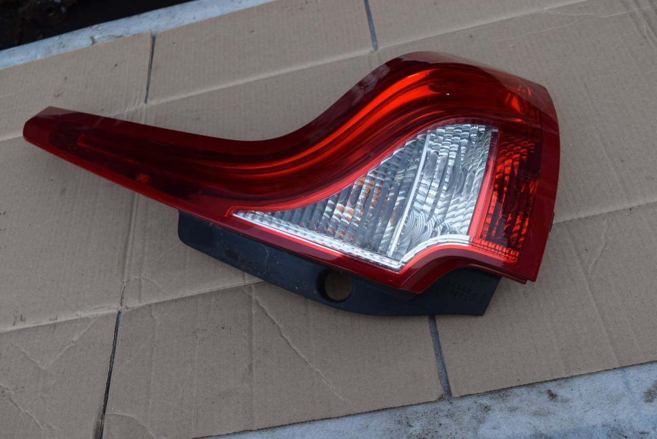 фонарь задний правый Volvo XC60 1 поколение 2009, 2.4 л., D5, D 5244 T10, дизель, АКПП, полный подключаемый привод, 31290684 - фото №1