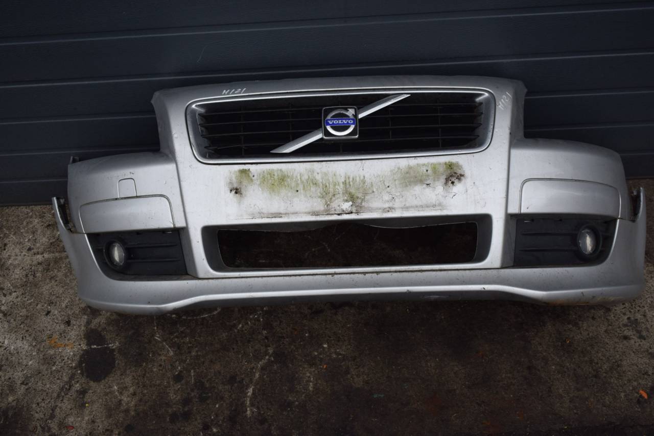 бампер передний Volvo C30 1 поколение 2007, 2.5 л., Ti, бензин, МКПП, серый, хетчбэк 3 дв., передний привод, 30655409 - фото №1