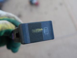 кнопка обогрева заднего стекла Audi A6 4A/C4 1996, 2.6 л., ABC, бензин, МКПП, универсал, 4A0941503E