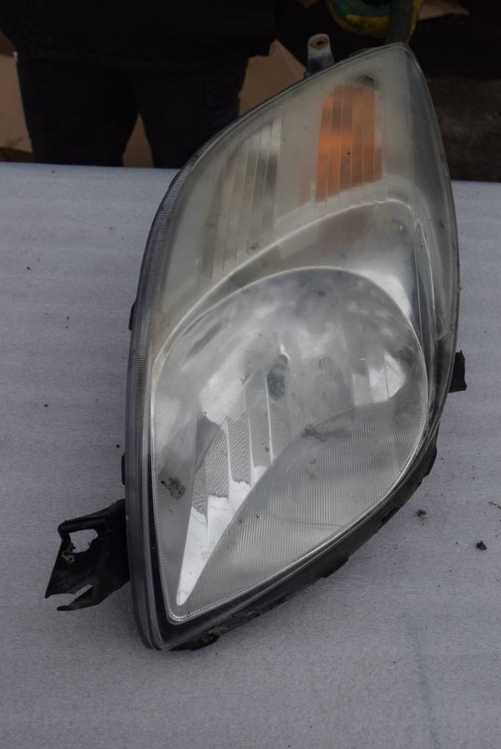 фара левая Toyota Yaris XP9 2008, 1.4 л., D-4D, 1ND-TV, дизель, МКПП, хетчбэк 5 дв., передний привод, 811500D130 - фото №1