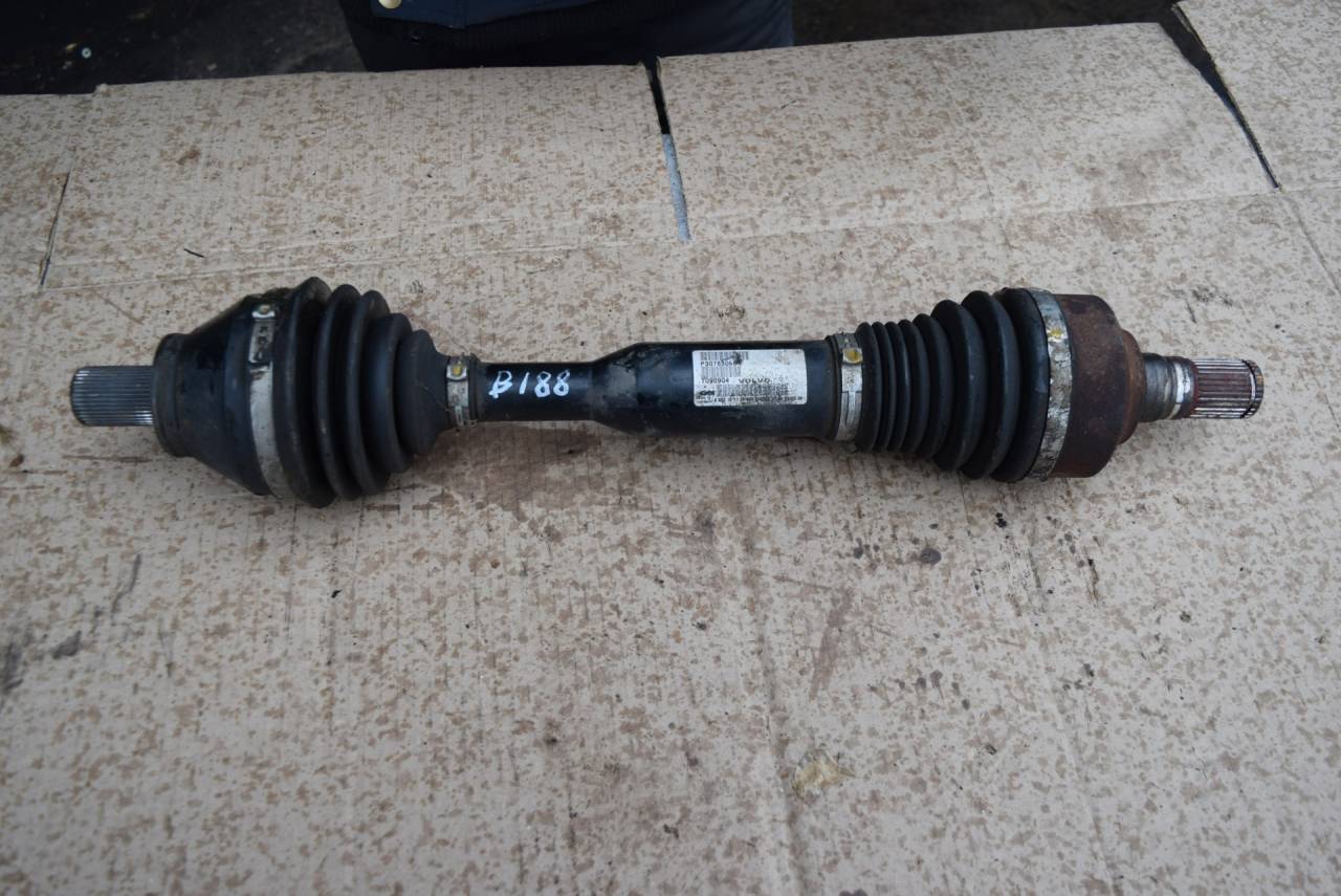 полуось передняя левая (приводной вал, ШРУС) Volvo XC60 1 поколение 2009, 2.4 л., D5, D 5244 T10, дизель, АКПП, полный подключаемый привод, 30783068, P30783068 - фото №1
