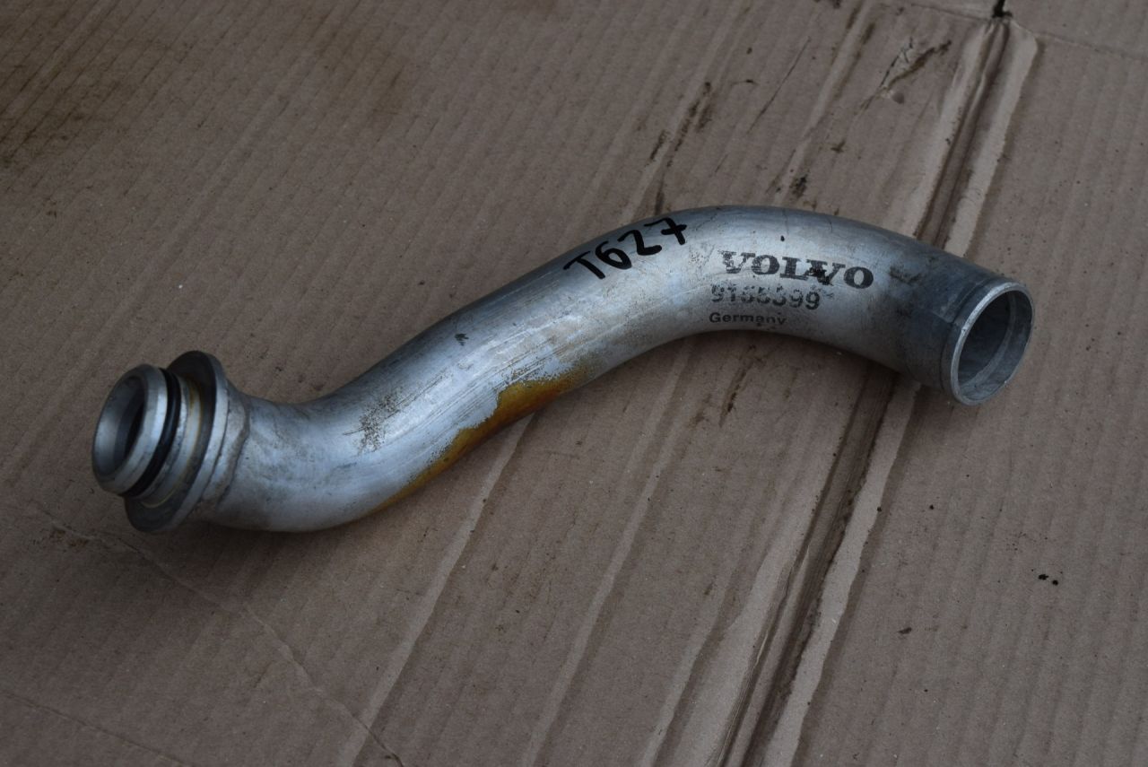 патрубок интеркулера Volvo S80 1 поколение 1999, 2.8 л., Ti, B 6284 T, бензин, АКПП, седан, передний привод, 9155399 - фото №1