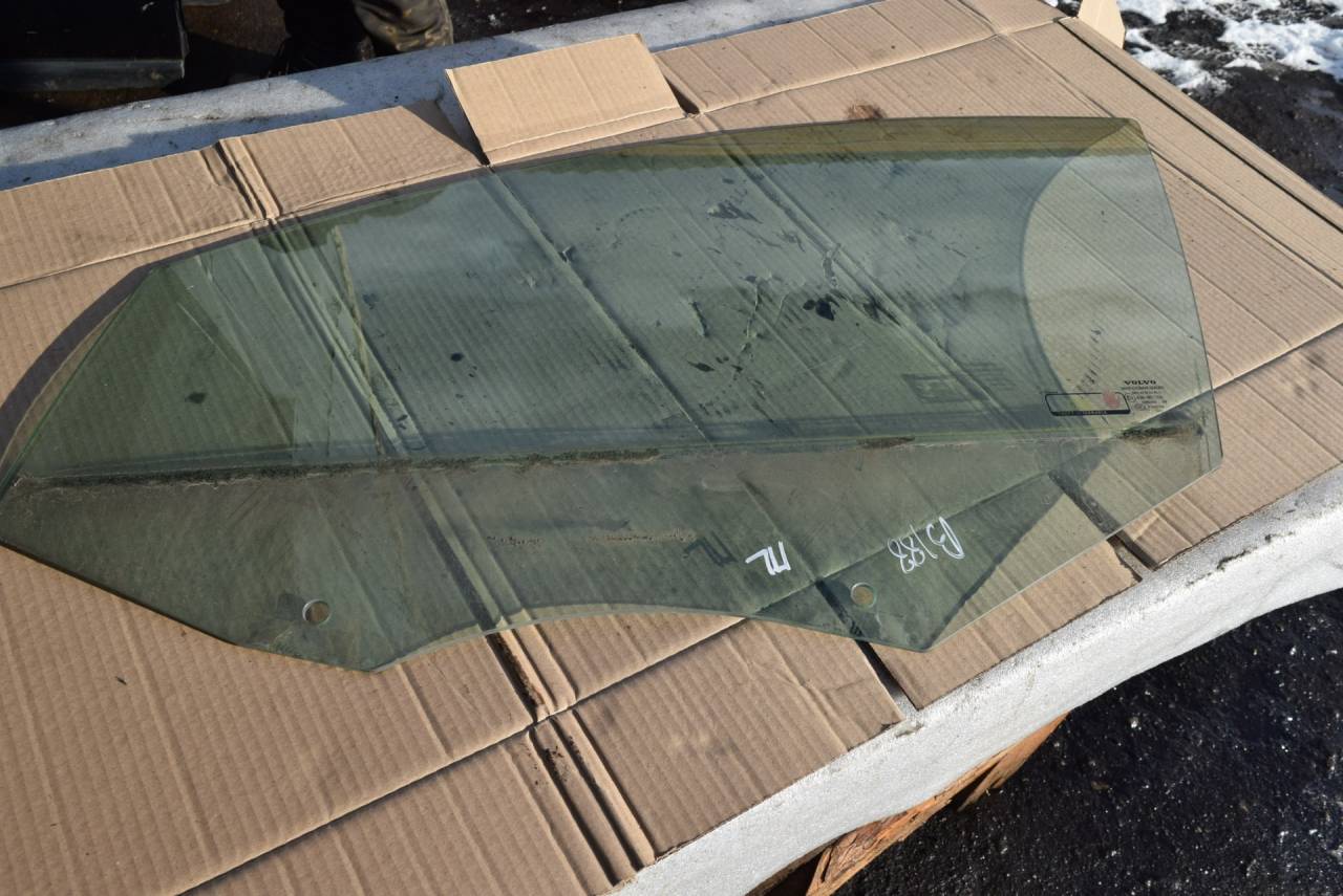 стекло двери передней левой Volvo XC60 1 поколение 2009, 2.4 л., D5, D 5244 T10, дизель, АКПП, полный подключаемый привод, 31386792 - фото №1