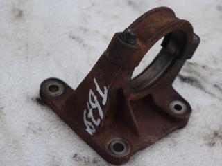 кронштейн полуоси Volvo XC90 1 поколение 2004, 2.5 л., B 5254 T2, бензин, АКПП, внедорожник 5 дв., 9143465