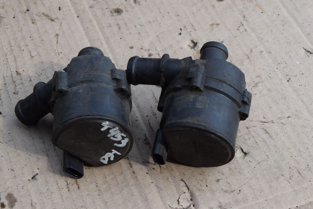 насос антифриза дополнительный Skoda Octavia 3 поколение (A7) 2016, 1.6 л., CXXB, дизель, АКПП, универсал, 5G0965567 - фото №1