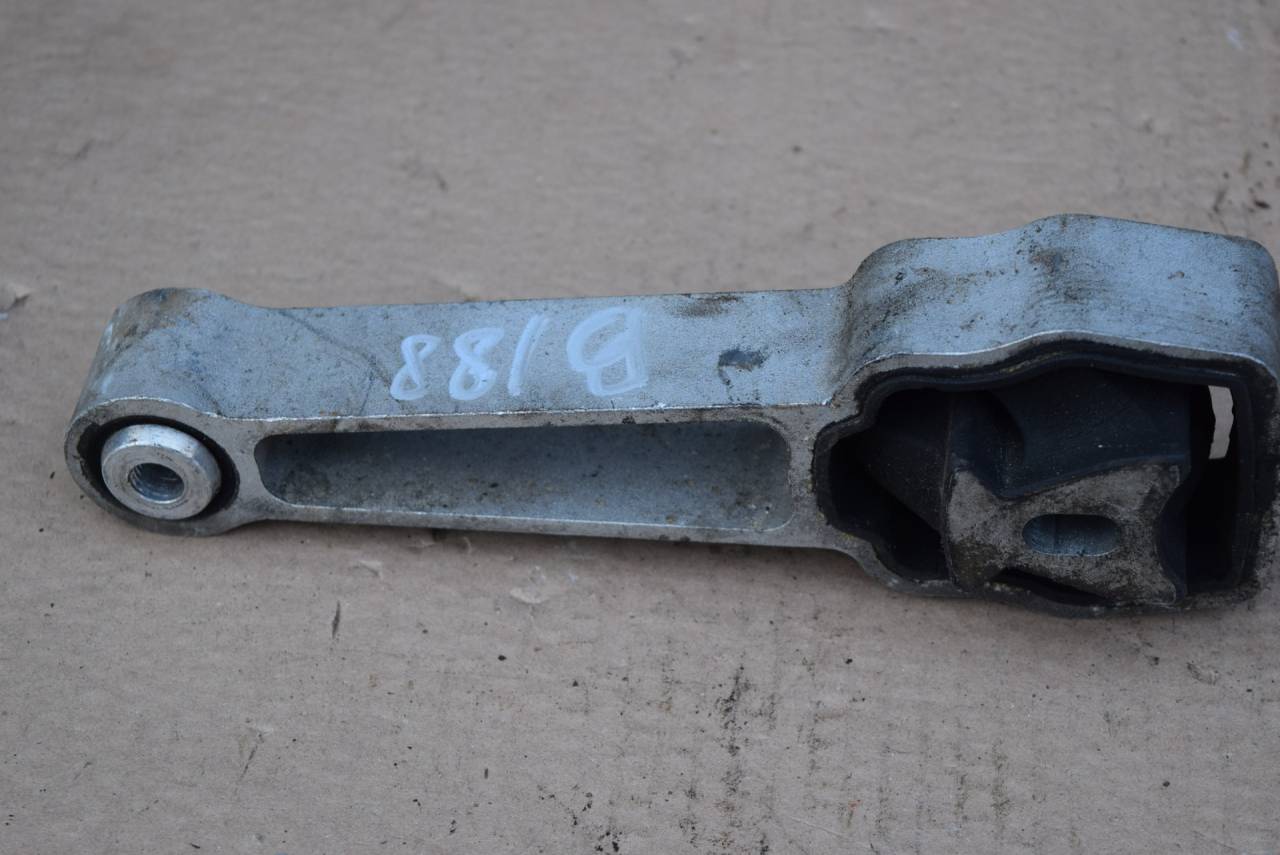 подушка крепления двигателя Volvo XC60 1 поколение 2009, 2.4 л., D5, D 5244 T10, дизель, АКПП, полный подключаемый привод, 30793322 - фото №1