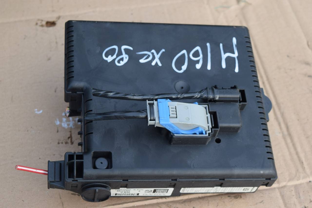 блок предохранителей Volvo XC90 1 поколение 2005, 2.5 л., Ti, B 5254 T2, бензин, АКПП, полный подключаемый привод, 8676391, H, 12217799, 04W502 - фото №1