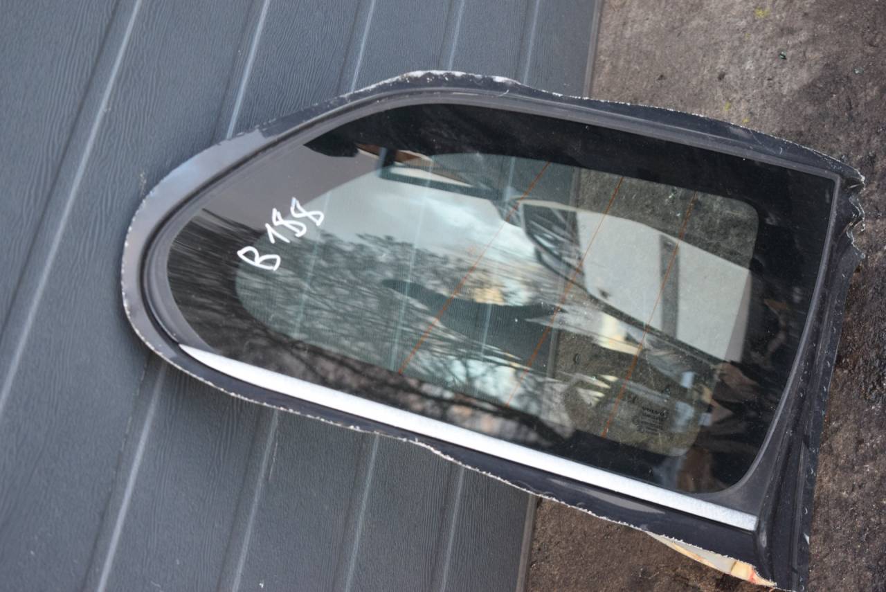 стекло кузовное боковое правое Volvo XC60 1 поколение 2009, 2.4 л., D5, D 5244 T10, дизель, АКПП, полный подключаемый привод - фото №1