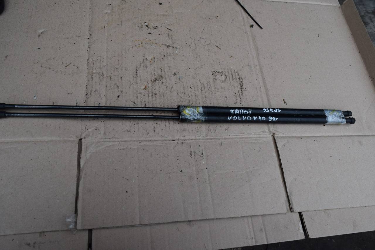 амортизатор капота Volvo V40 1 поколение 1998, 1.8 л., бензин, МКПП, универсал, 30819865 - фото №1