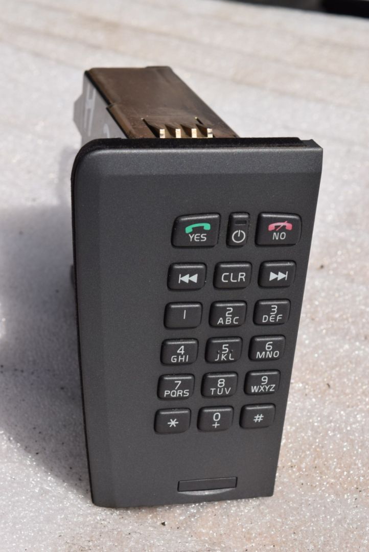 телефон Volvo XC70 2 поколение 2002, 2.5 л., Ti, B 5254 T2, бензин, МКПП, универсал, полный подключаемый привод, 8651749 - фото №1