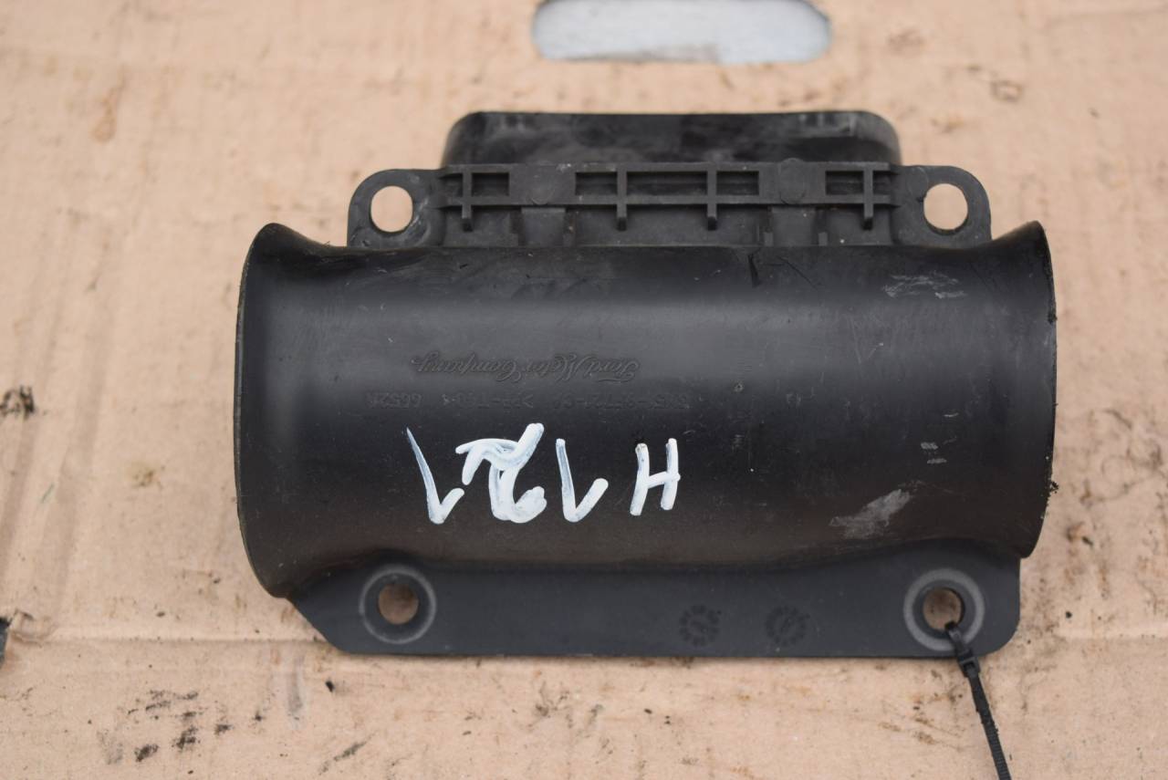 воздухозаборник Volvo C30 1 поколение 2007, 2.5 л., Ti, бензин, МКПП, серый, хетчбэк 3 дв., передний привод, 3M519E635JB, 3M519F721CA - фото №1