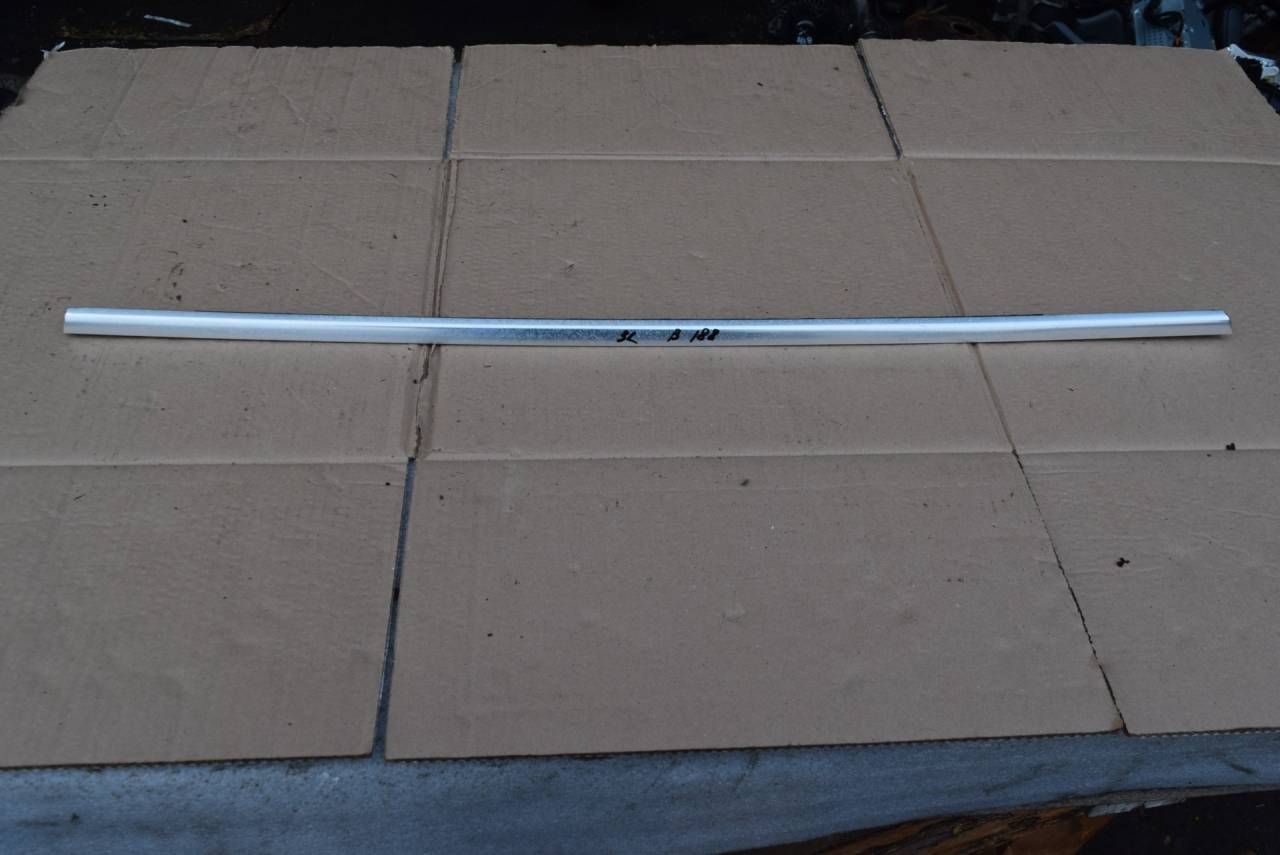 молдинг стекла двери задней левой Volvo XC60 1 поколение 2009, 2.4 л., D5, D 5244 T10, дизель, АКПП, полный подключаемый привод, 31371113 - фото №1